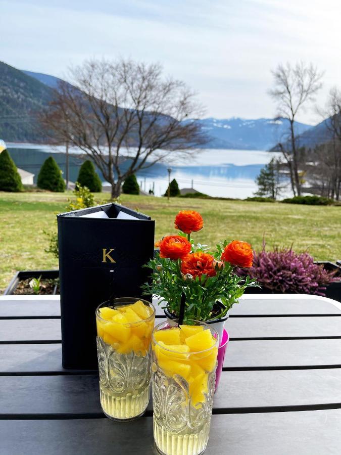 Kokanee Glacier Resort Нельсон Екстер'єр фото